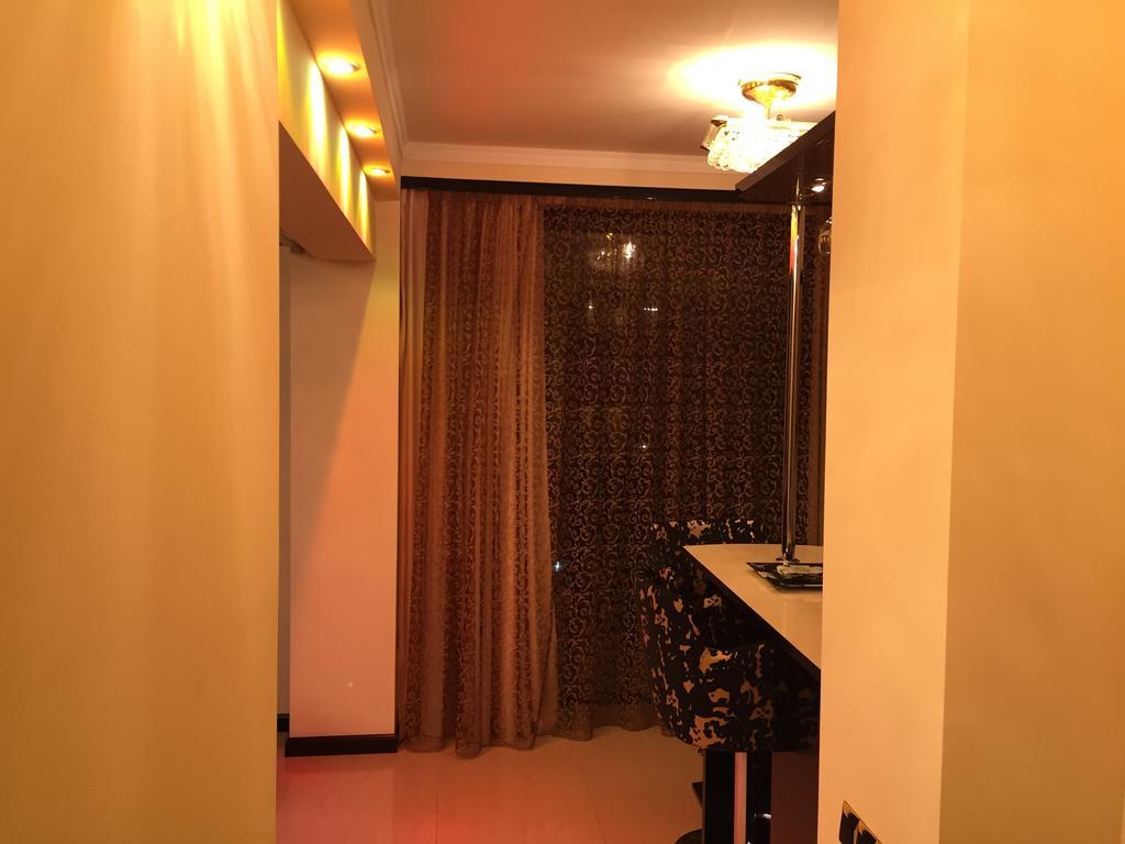 Versace Downtown Erévan Chambre photo