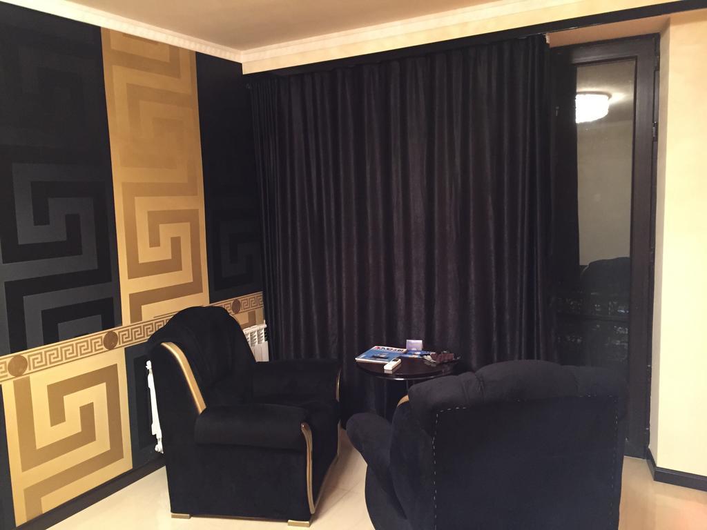 Versace Downtown Erévan Chambre photo