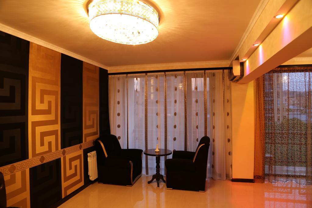 Versace Downtown Erévan Chambre photo