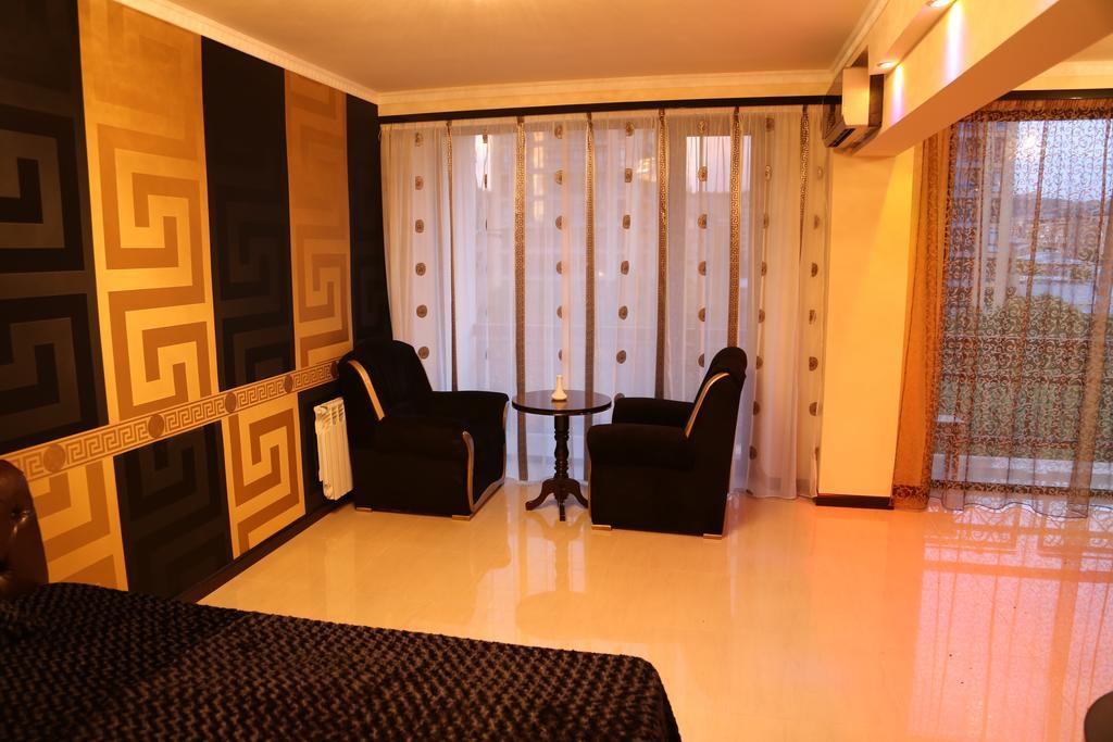 Versace Downtown Erévan Chambre photo
